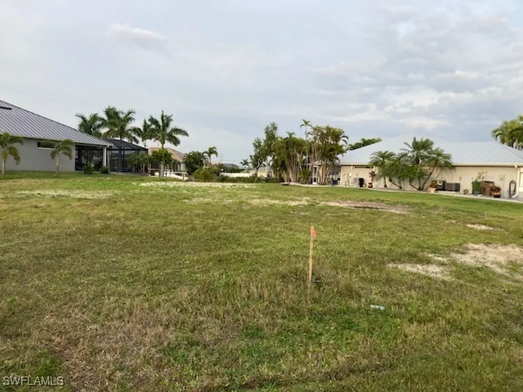 2827 SW 25th Avenue Cape Coral FL 33914