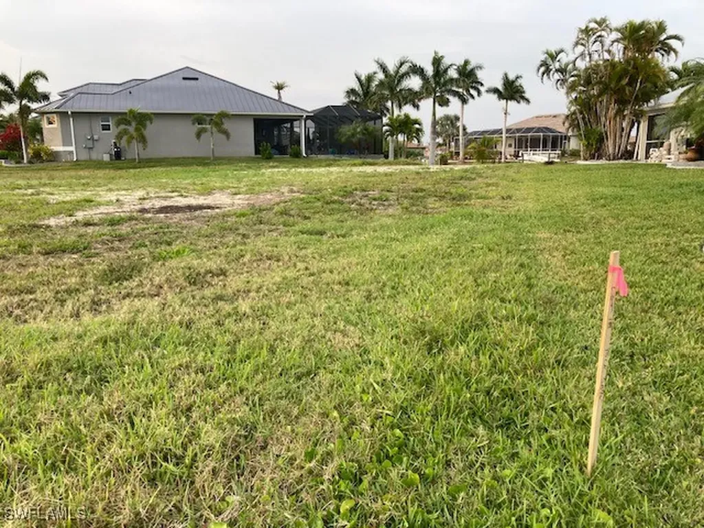 2827 SW 25th Avenue Cape Coral FL 33914