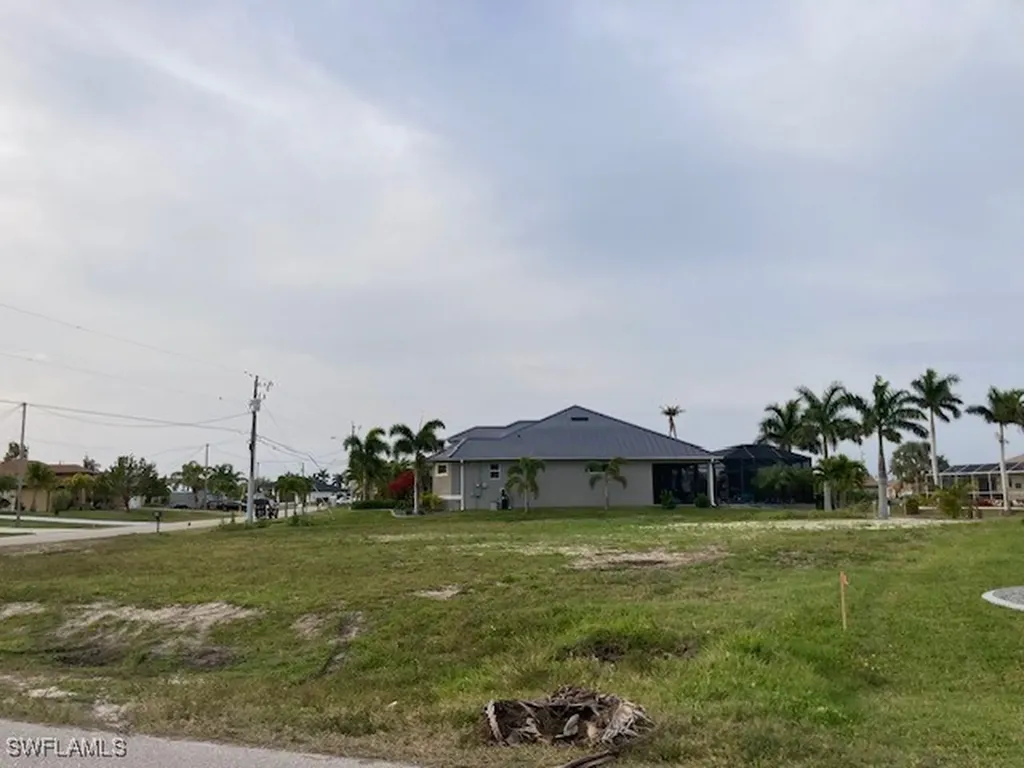 2827 SW 25th Avenue Cape Coral FL 33914