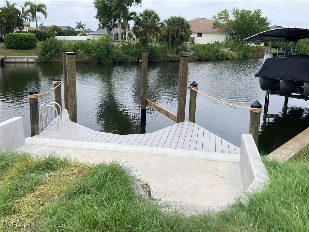 2827 SW 25th Avenue Cape Coral FL 33914