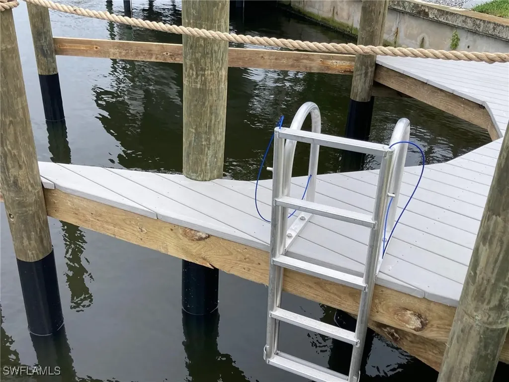 2827 SW 25th Avenue Cape Coral FL 33914