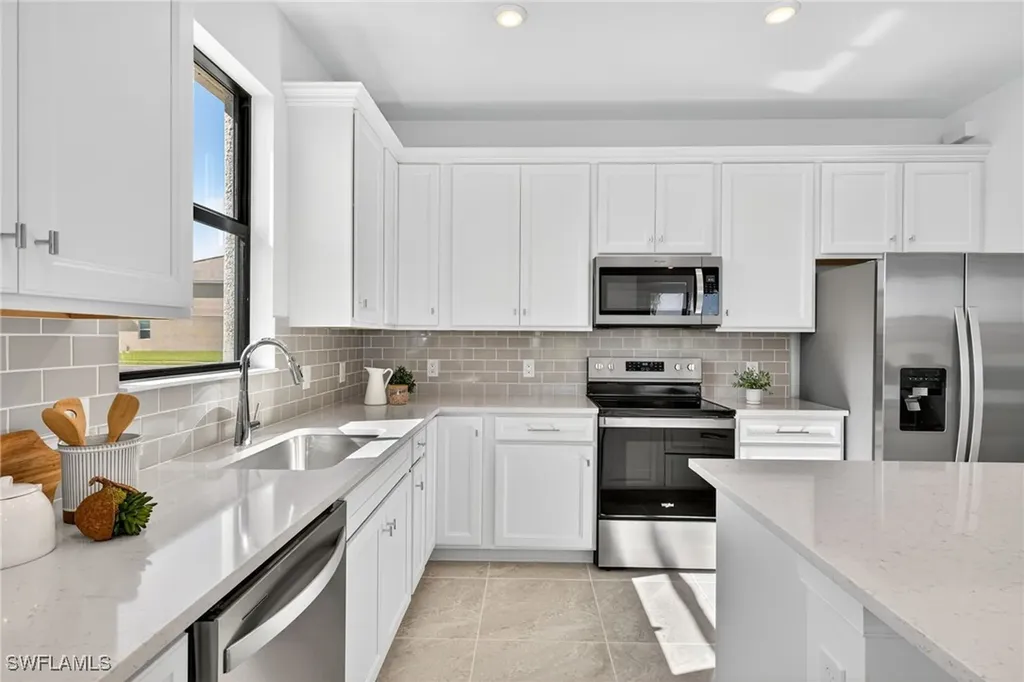 3999 Sweet Alyssum Terrace Alva FL 33920