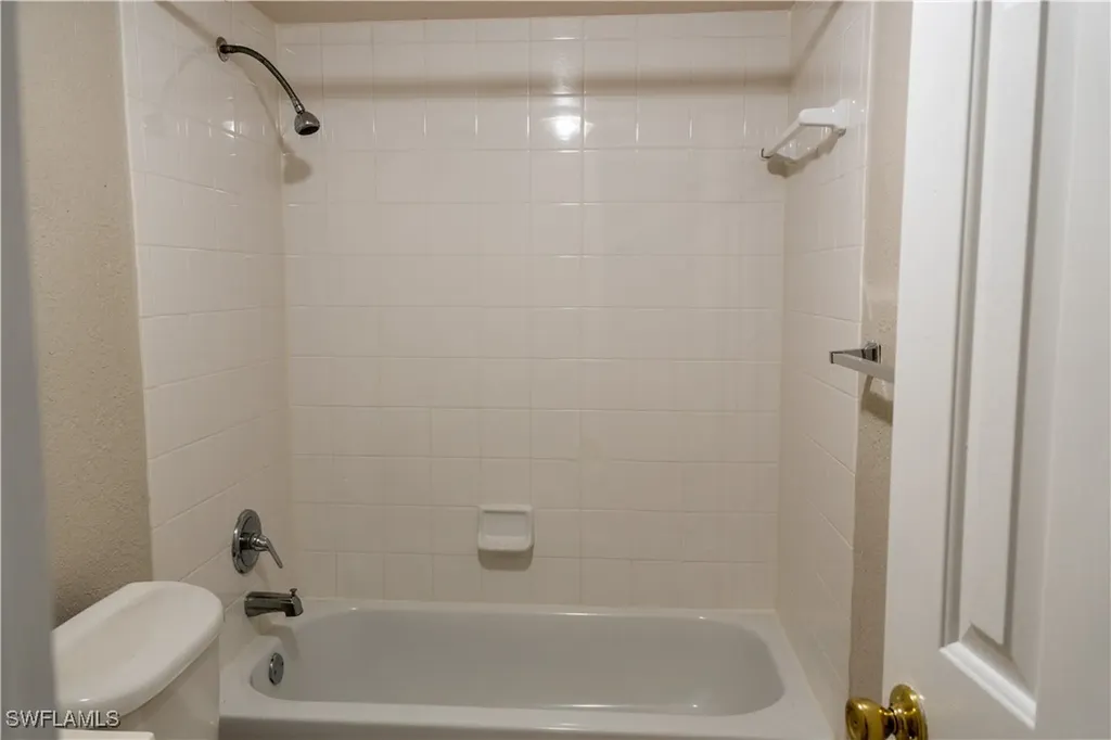 4627 Bayshore Drive Naples FL 34112