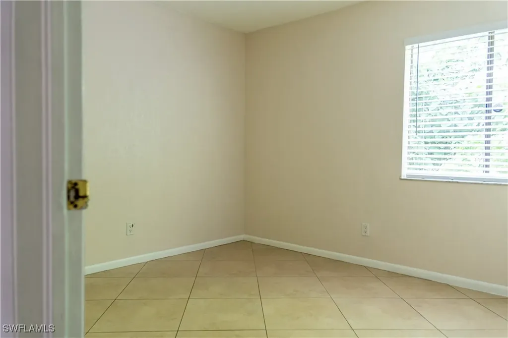 4627 Bayshore Drive Naples FL 34112