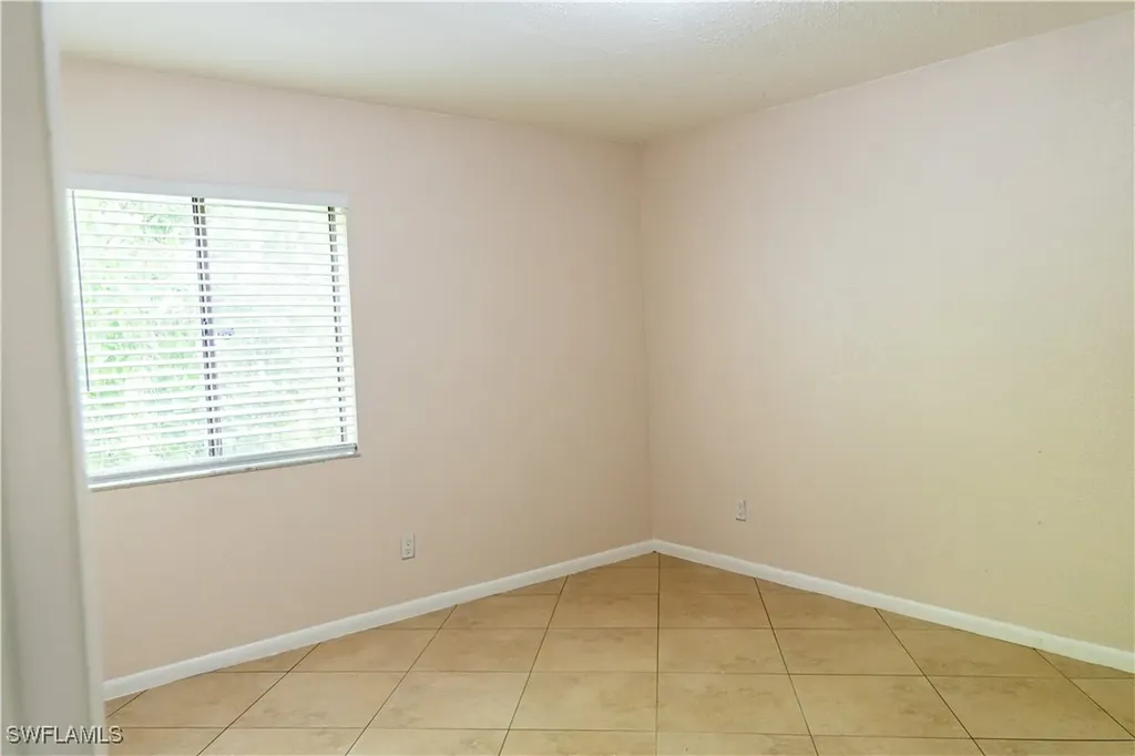 4627 Bayshore Drive Naples FL 34112