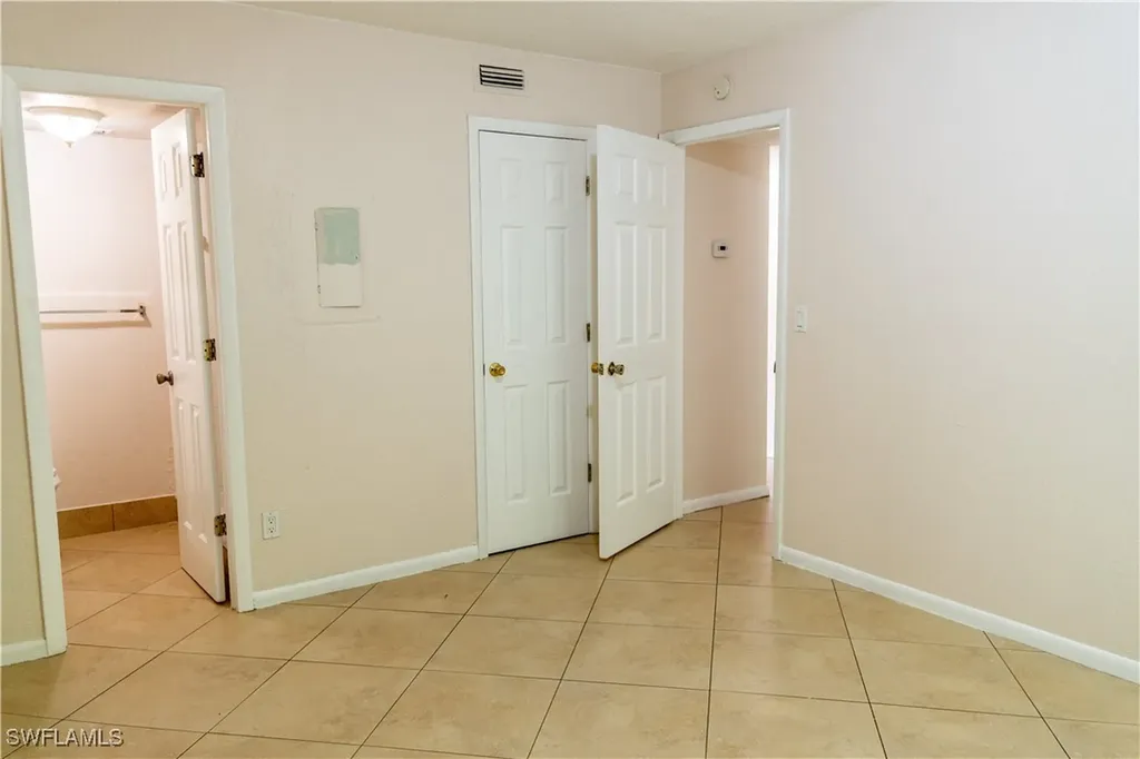 4627 Bayshore Drive Naples FL 34112