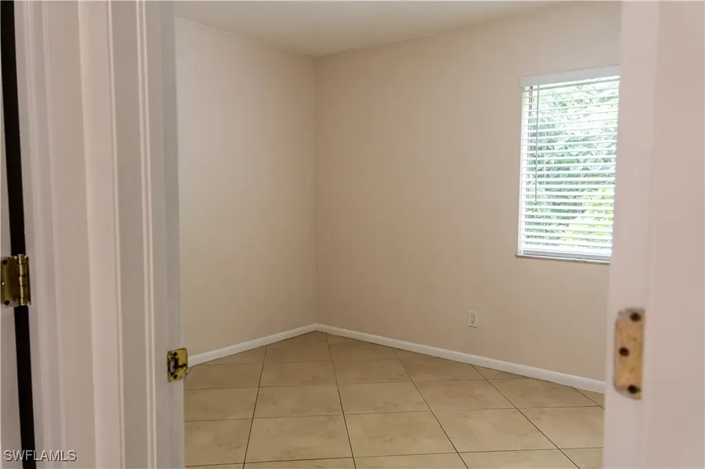 4627 Bayshore Drive Naples FL 34112