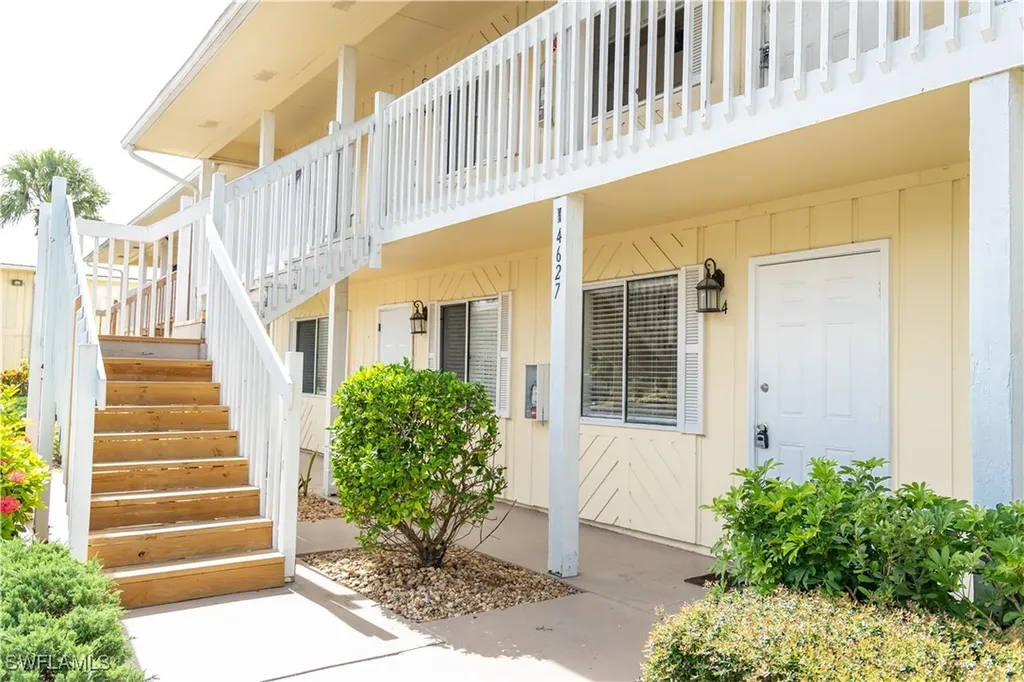 4627 Bayshore Drive Naples FL 34112