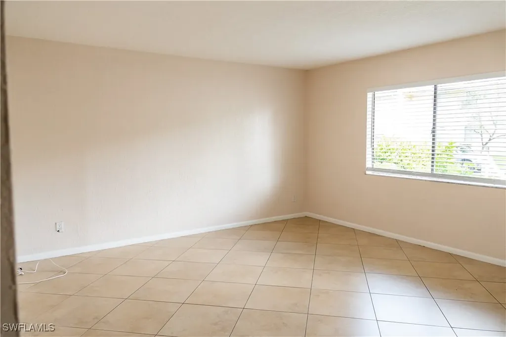 4627 Bayshore Drive Naples FL 34112