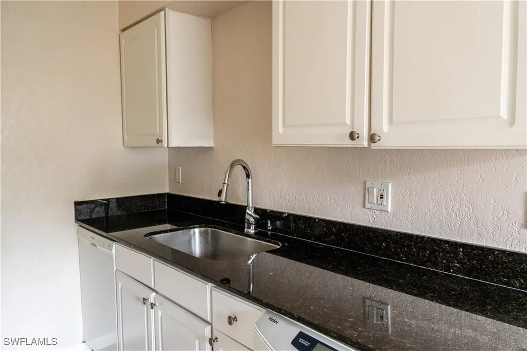 4627 Bayshore Drive Naples FL 34112