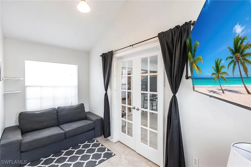 1912 Sheffield Avenue Marco Island FL 34145
