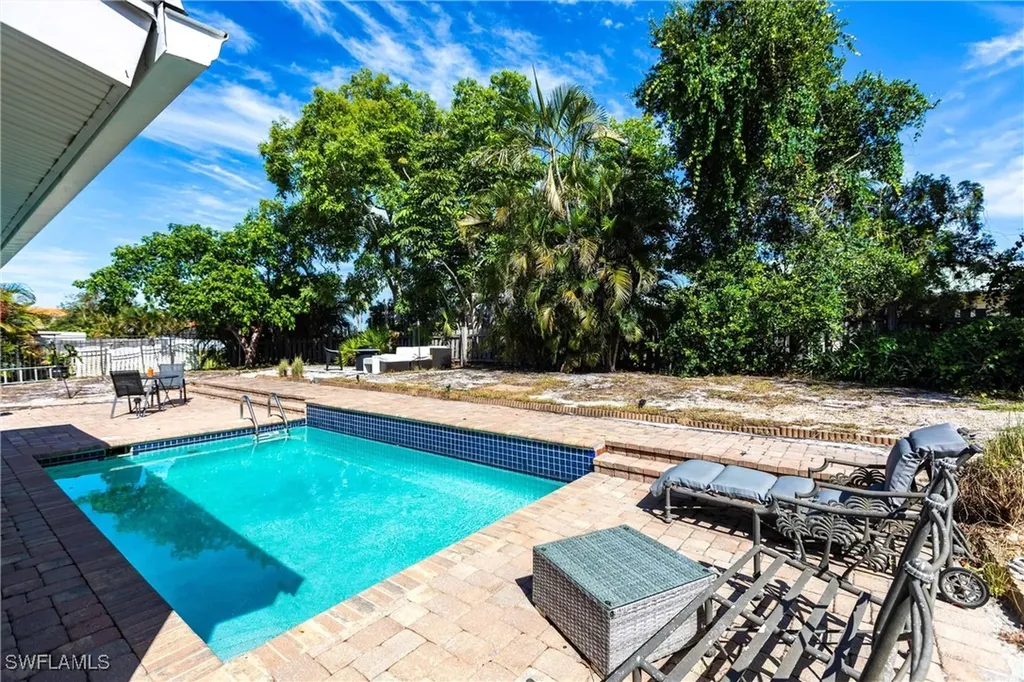 1912 Sheffield Avenue Marco Island FL 34145