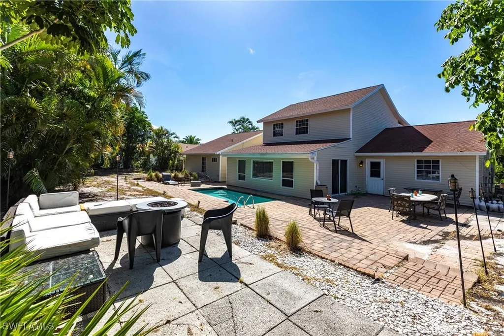 1912 Sheffield Avenue Marco Island FL 34145