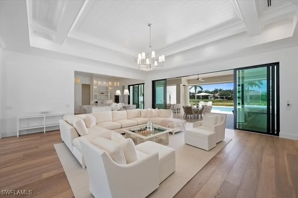 6285 Highcroft Drive Naples FL 34119