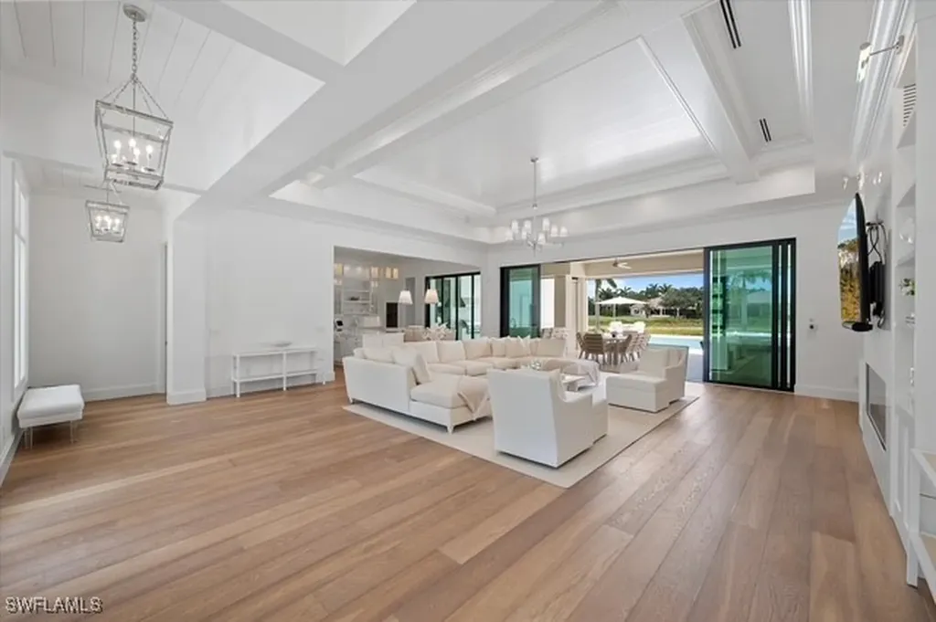 6285 Highcroft Drive Naples FL 34119