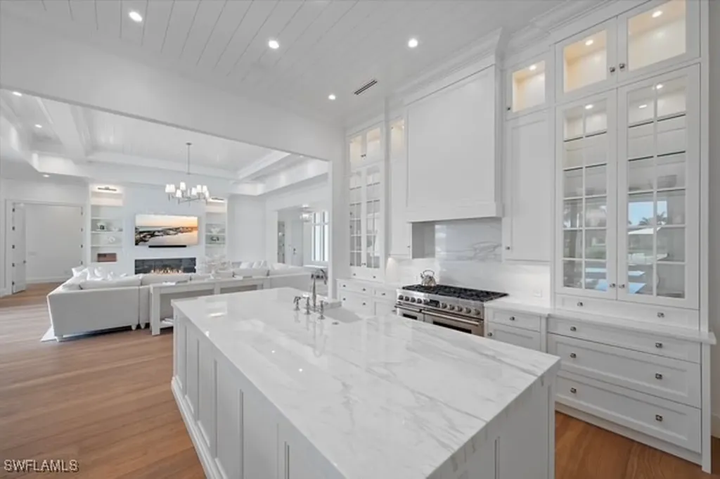 6285 Highcroft Drive Naples FL 34119