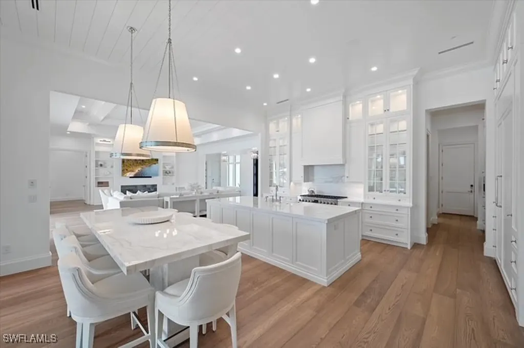 6285 Highcroft Drive Naples FL 34119