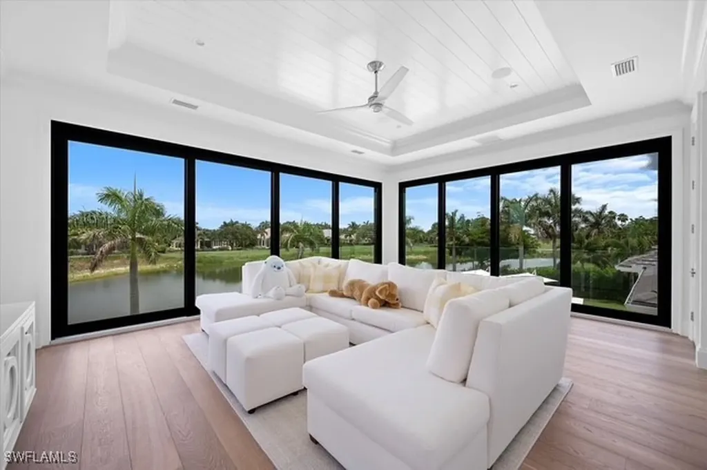 6285 Highcroft Drive Naples FL 34119