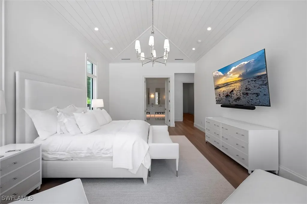 6285 Highcroft Drive Naples FL 34119