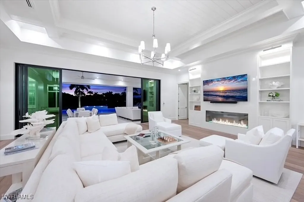 6285 Highcroft Drive Naples FL 34119