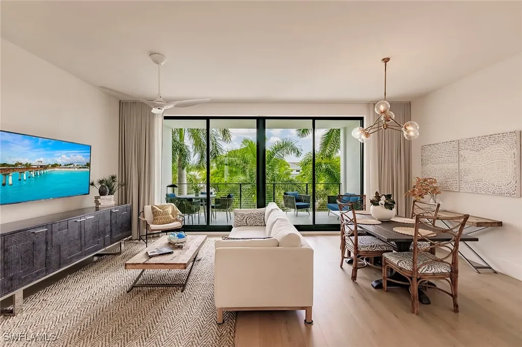850 Central Avenue Naples FL 34135