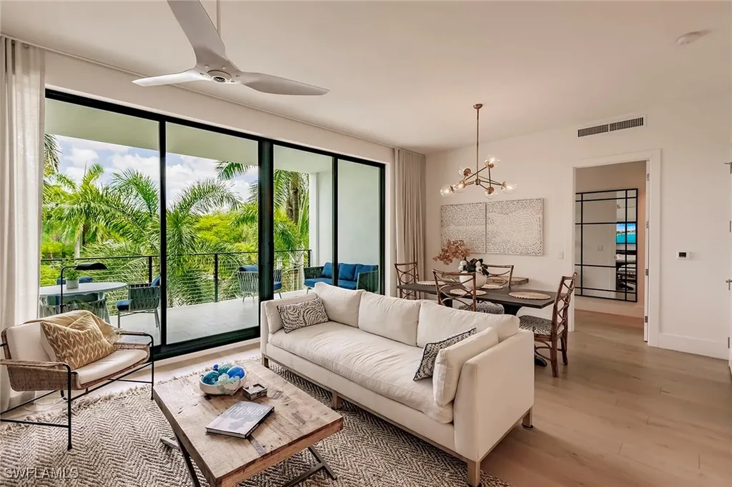 850 Central Avenue Naples FL 34135
