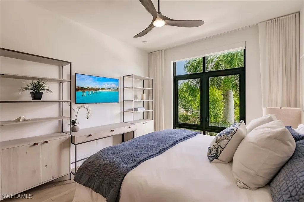 850 Central Avenue Naples FL 34135