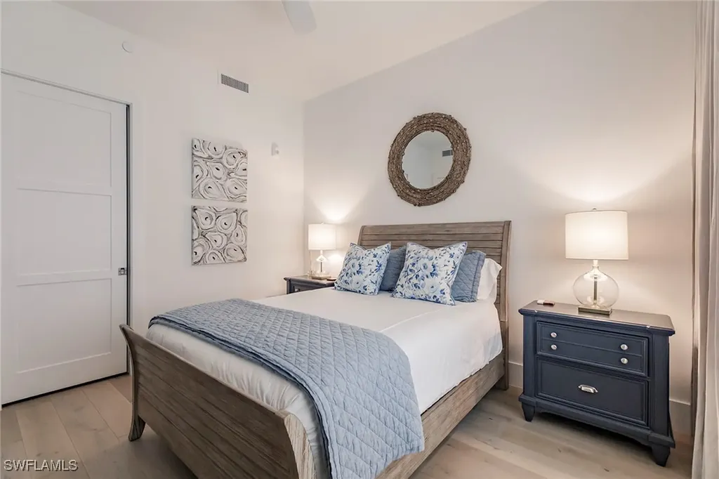 850 Central Avenue Naples FL 34135