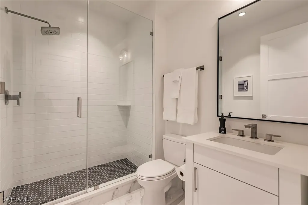 850 Central Avenue Naples FL 34135