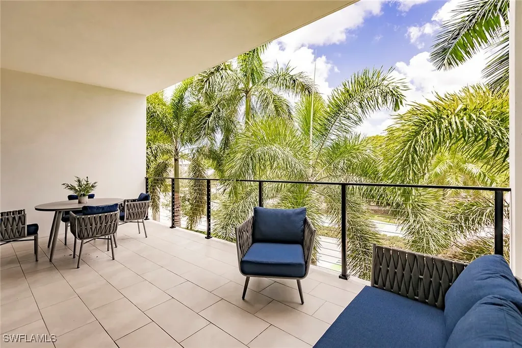 850 Central Avenue Naples FL 34135
