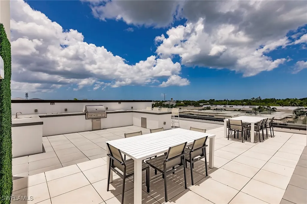 850 Central Avenue Naples FL 34135