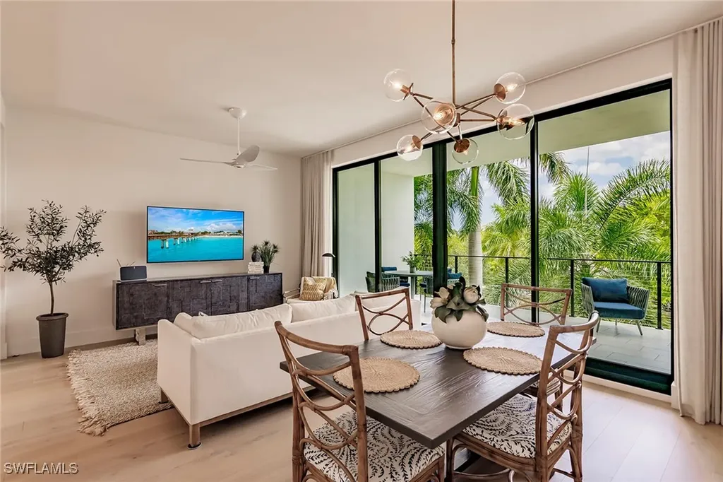 850 Central Avenue Naples FL 34135