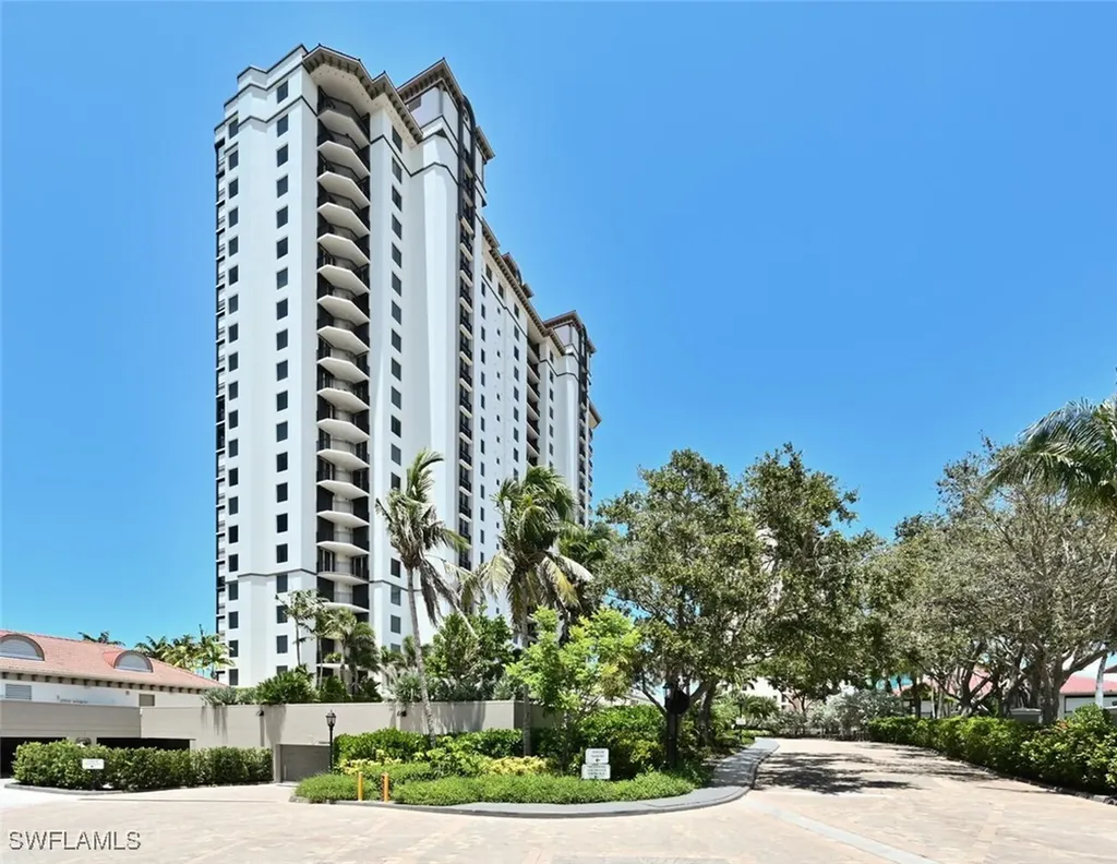 7225 Pelican Bay Boulevard Naples FL 34108
