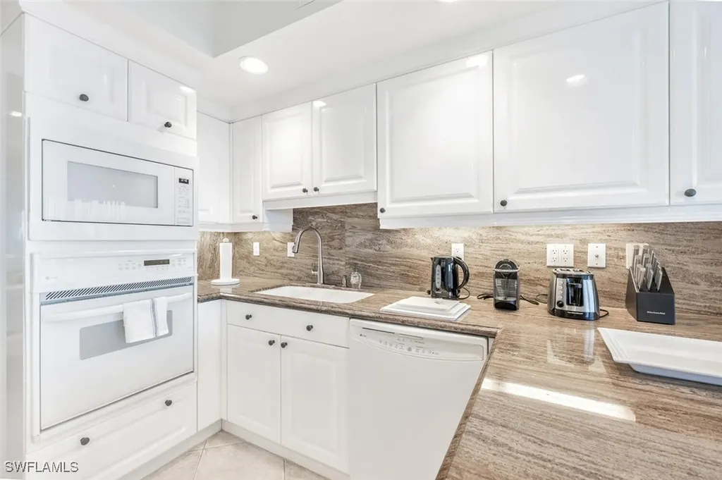 7225 Pelican Bay Boulevard Naples FL 34108