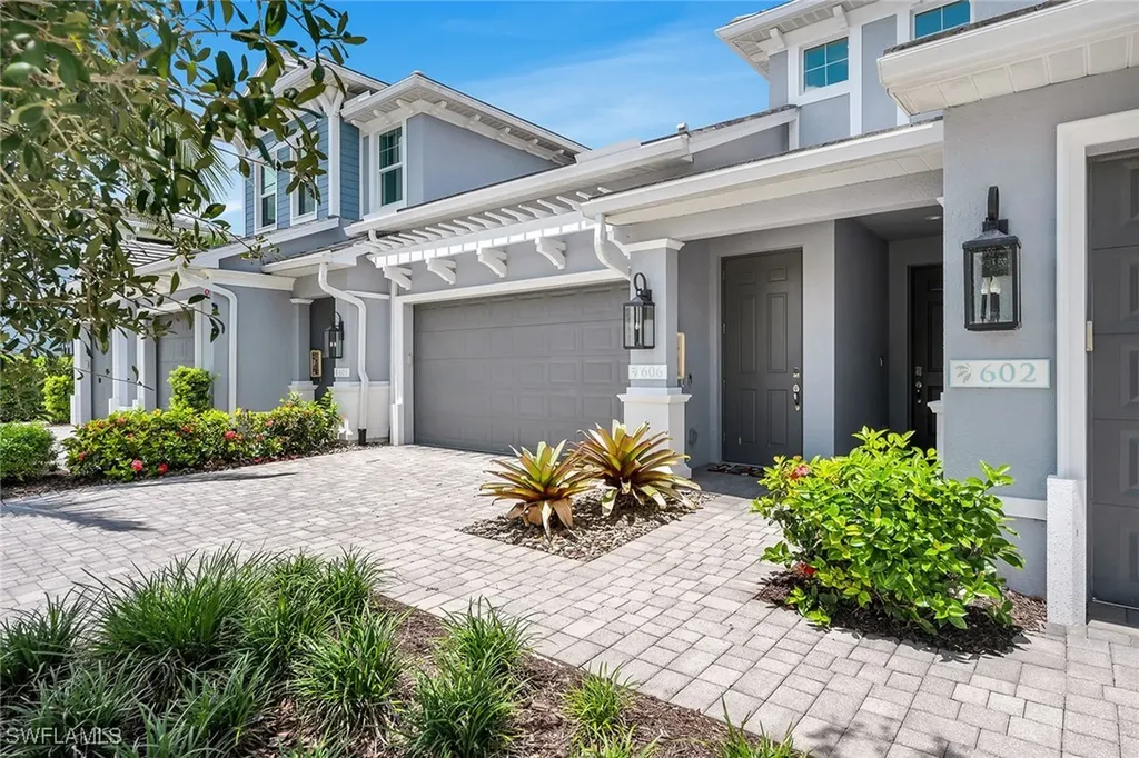 2543 Seychelles Drive Naples FL 34112