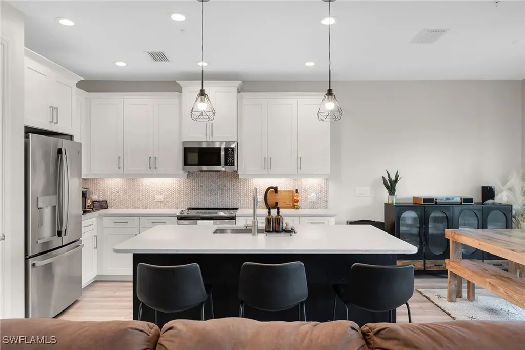 2543 Seychelles Drive Naples FL 34112