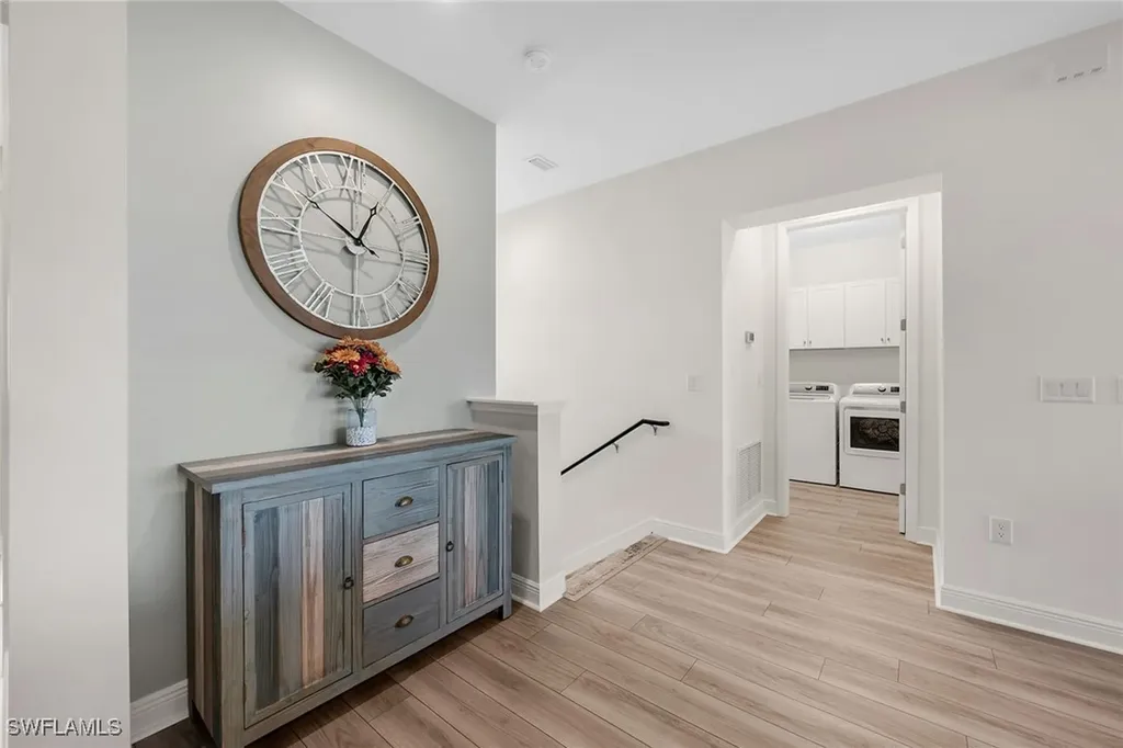 2543 Seychelles Drive Naples FL 34112