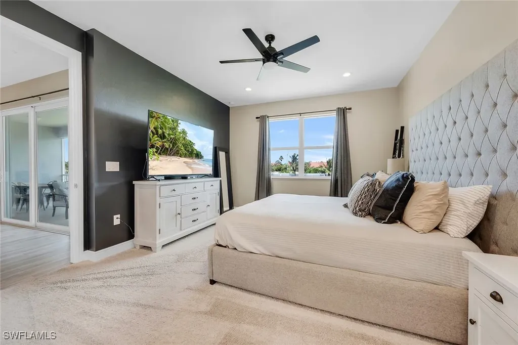 2543 Seychelles Drive Naples FL 34112