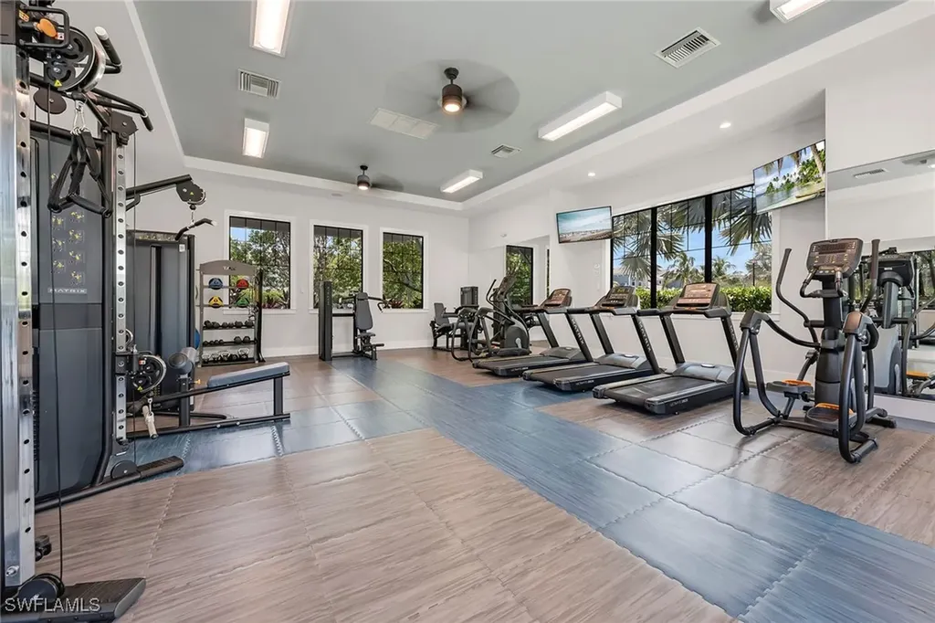 2543 Seychelles Drive Naples FL 34112