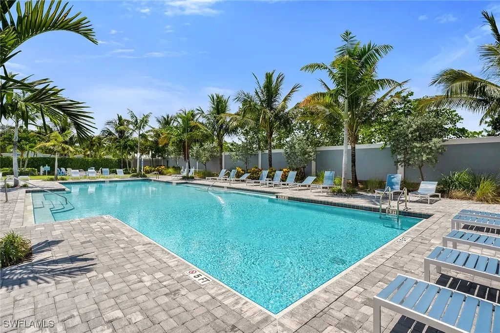 2543 Seychelles Drive Naples FL 34112