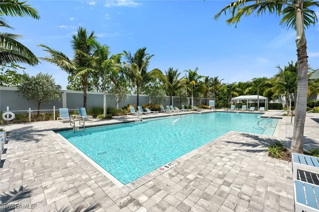 2543 Seychelles Drive Naples FL 34112