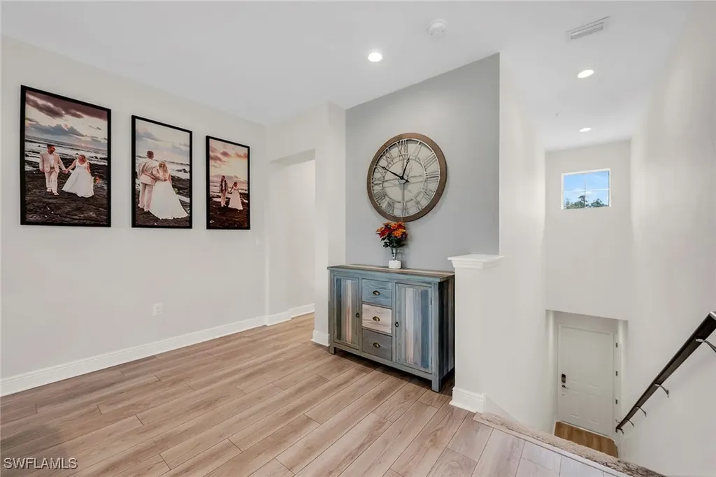 2543 Seychelles Drive Naples FL 34112