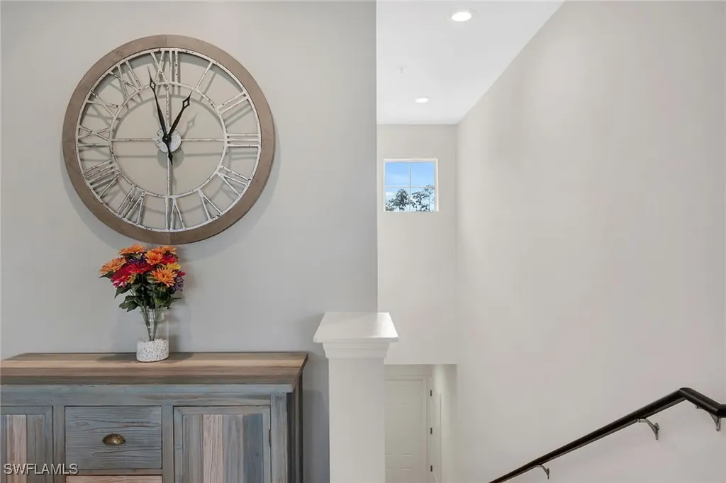 2543 Seychelles Drive Naples FL 34112