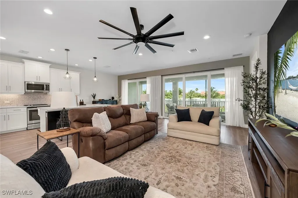 2543 Seychelles Drive Naples FL 34112