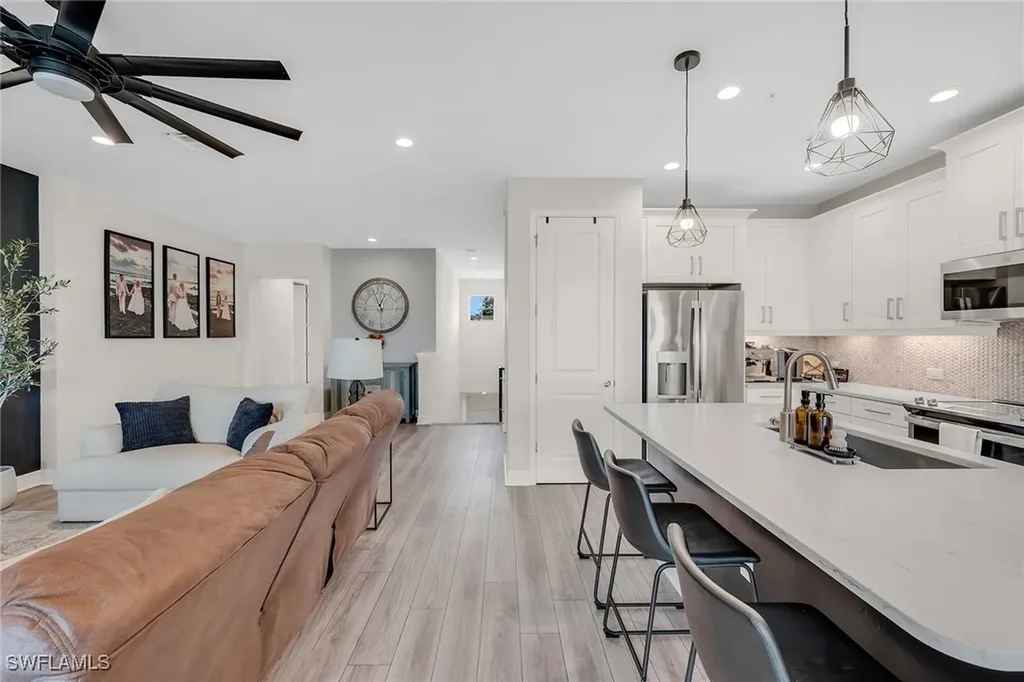 2543 Seychelles Drive Naples FL 34112