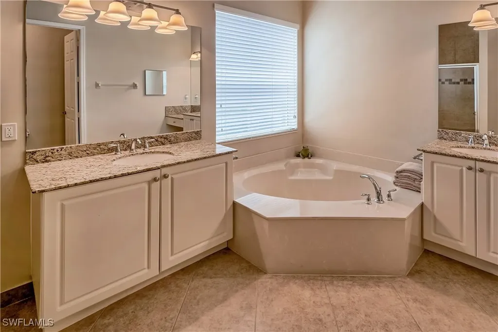 6623 Monterey Point Naples FL 34105