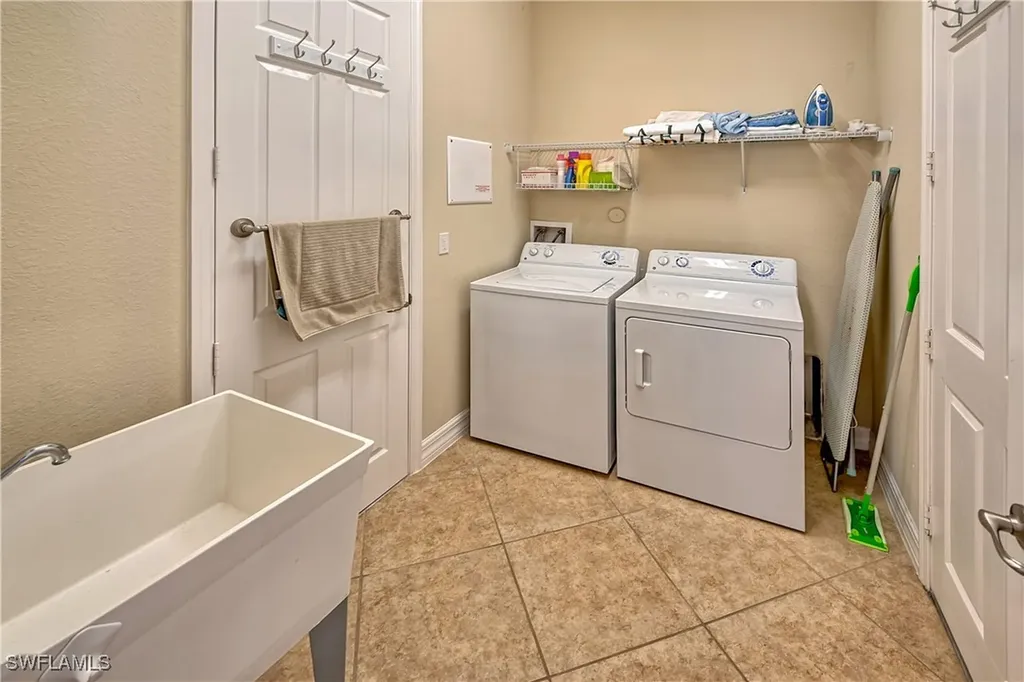6623 Monterey Point Naples FL 34105