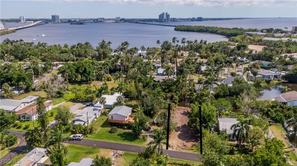 67 Oak Street North Fort Myers FL 33903