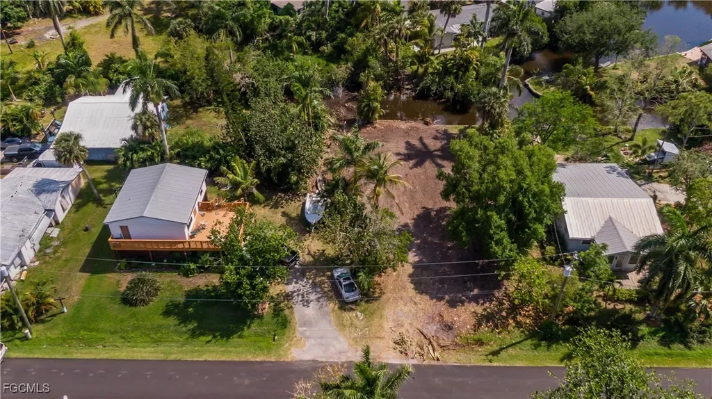 67 Oak Street North Fort Myers FL 33903