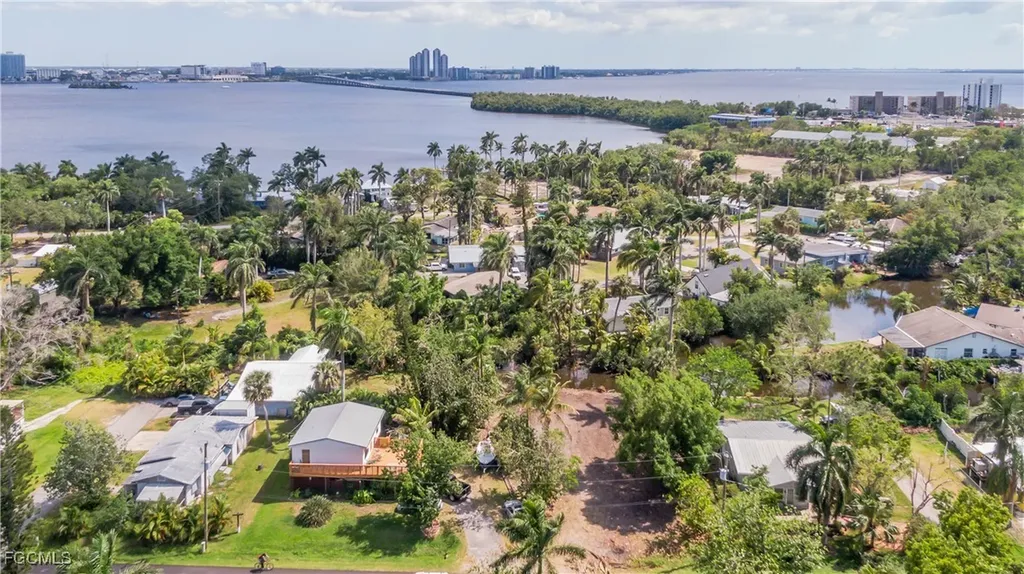 67 Oak Street North Fort Myers FL 33903